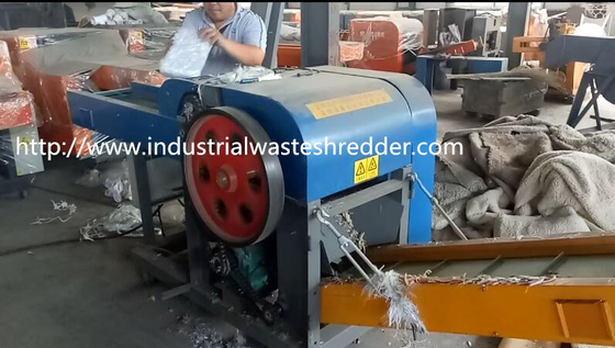 ভালো দাম 5.5KW ইন্ডাস্ট্রিয়াল স্ক্র্যাপ কার্ডবোর্ড শ্যাডিং মেশিনগুলি অ্যানিমাল বিছানার জন্য অনলাইন