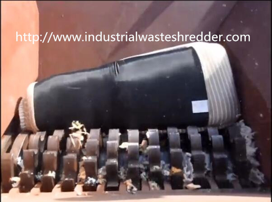 ভালো দাম বর্জ্য গদি কাটা মেশিন 15 - 30rpm গতি 20 মিমি রটার ব্লেড বেধ অনলাইন