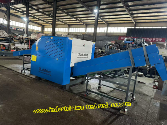 কাঠের পলাপ কাগজ কাটার মেশিন 1600F বর্জ্য কাগজ Crusher সঙ্গে 1000kg / h ক্ষমতা এবং কাস্টমাইজড কনভেয়র দৈর্ঘ্য