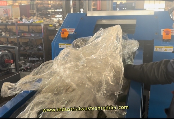 প্লাস্টিকের ফিল্মস শ্রেডার গ্রাইন্ডার OPPS & BOPP & FOILS Crusher With Rotary Blades Cutter, Large Capacity